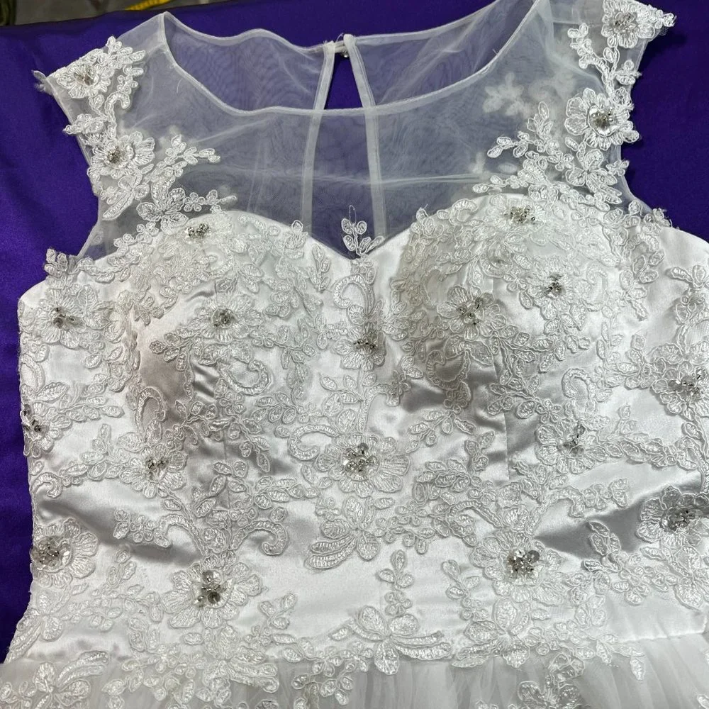 📌 JJs House Princess Wedding Gown, Tulle, Lace and Beading, Sleeveless - Picture 11 of 16